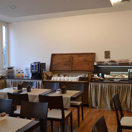 Albergo Anelli Lodi Bagian luar foto