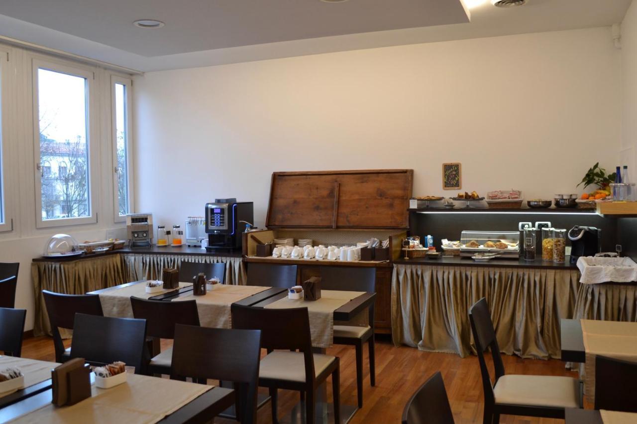 Albergo Anelli Lodi Bagian luar foto