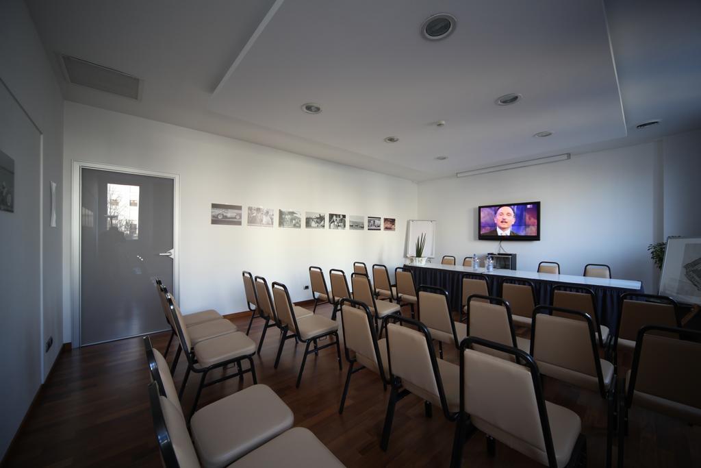 Albergo Anelli Lodi Bagian luar foto