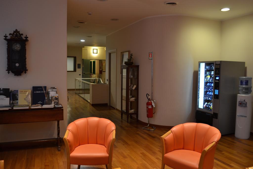 Albergo Anelli Lodi Bagian luar foto