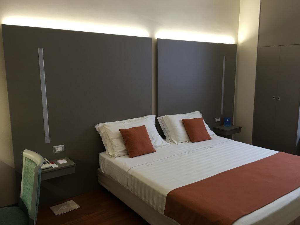 Albergo Anelli Lodi Bagian luar foto
