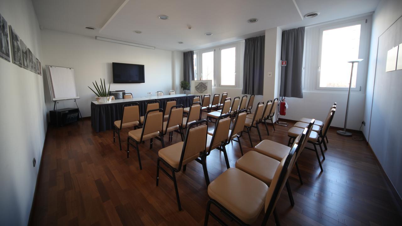 Albergo Anelli Lodi Bagian luar foto