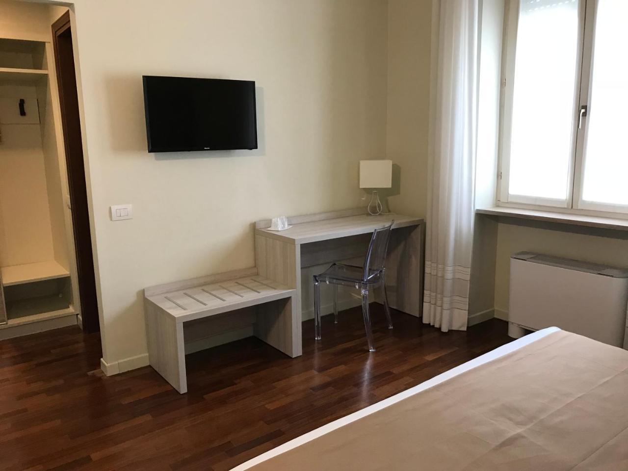 Albergo Anelli Lodi Bagian luar foto