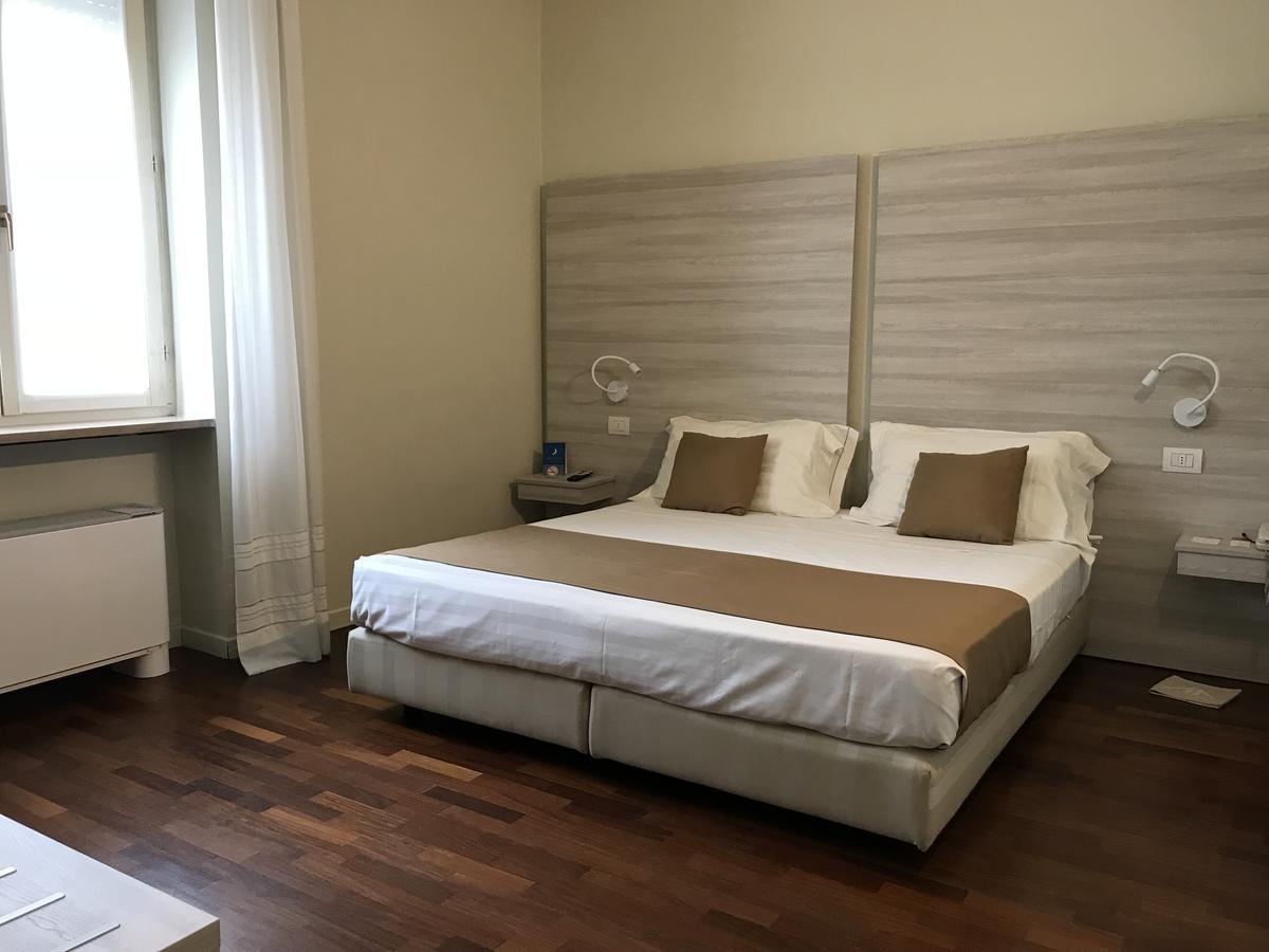 Albergo Anelli Lodi Bagian luar foto