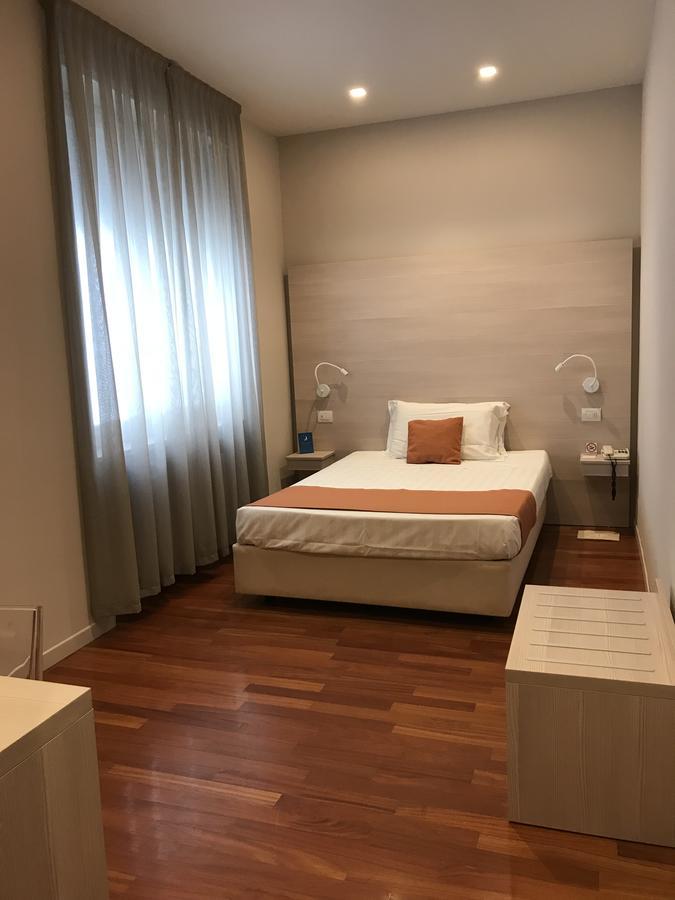Albergo Anelli Lodi Bagian luar foto