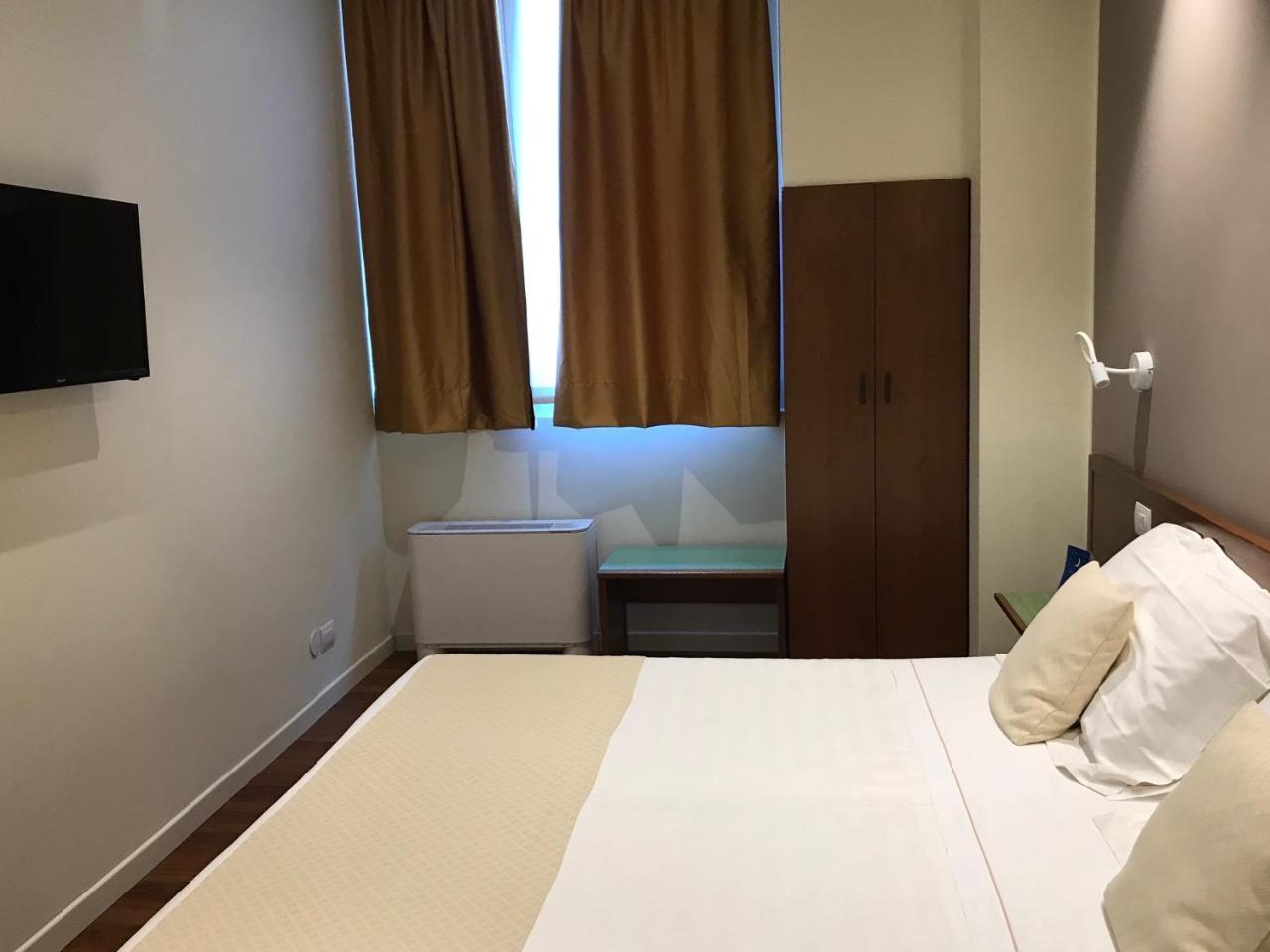 Albergo Anelli Lodi Bagian luar foto